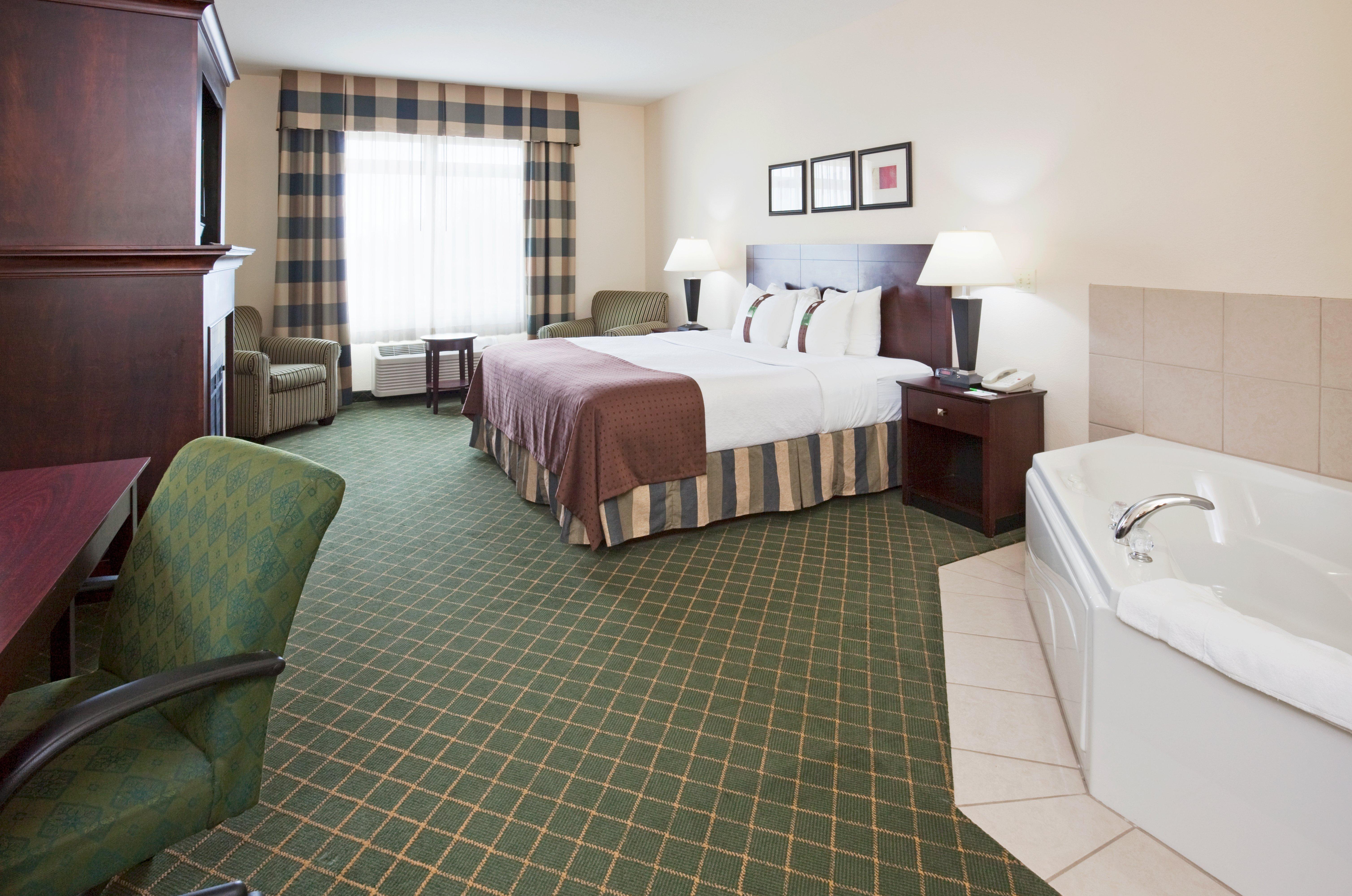 Holiday Inn Conference Center Marshfield, An Ihg Hotel Exterior photo