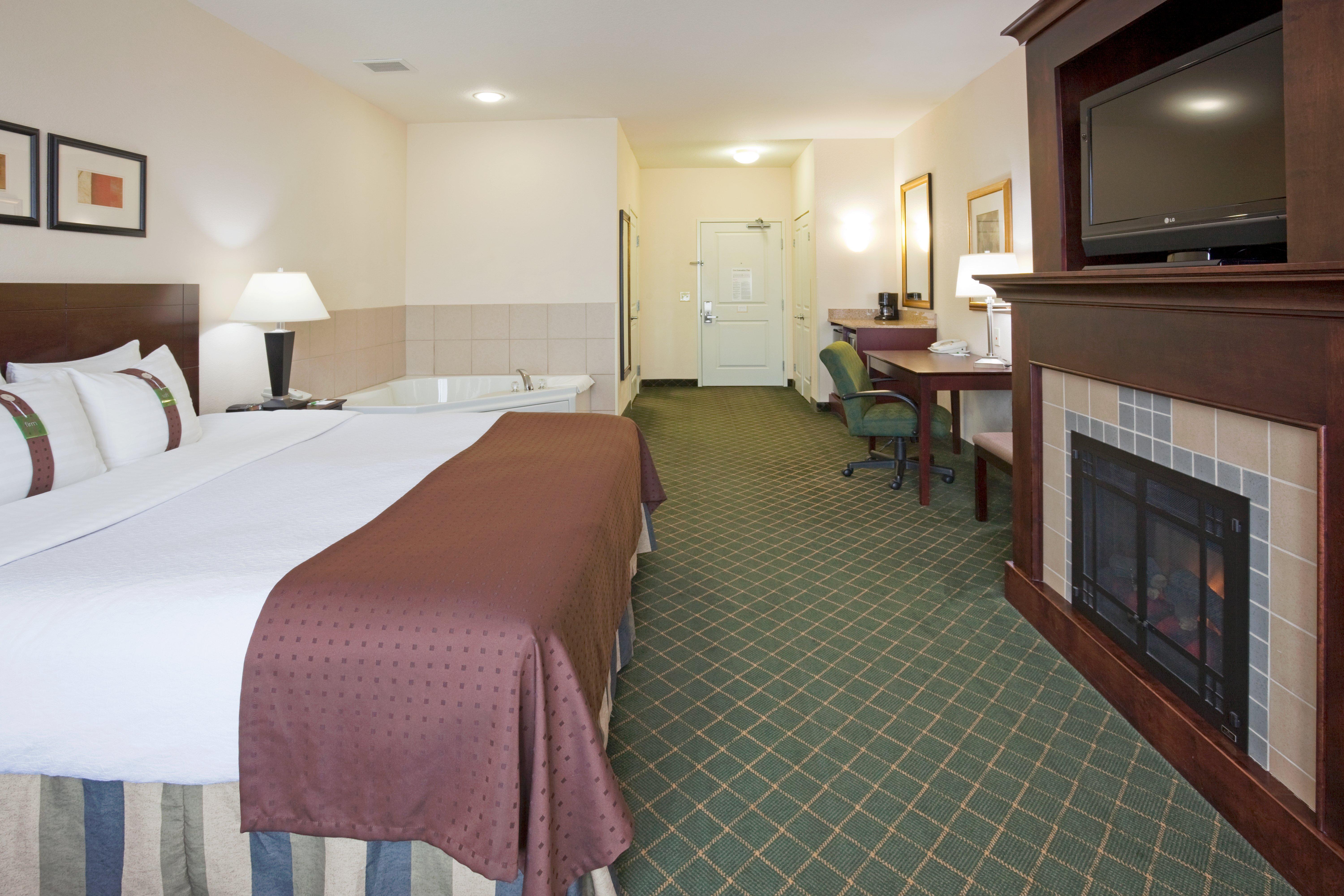 Holiday Inn Conference Center Marshfield, An Ihg Hotel Exterior photo